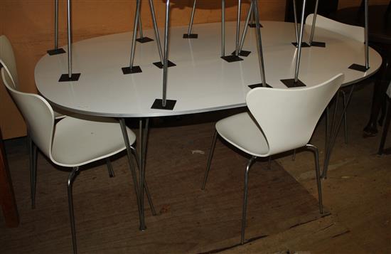 Fritz Hansen Danish table & 8 chairs(-)